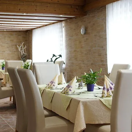 Hoefener Wirtshaus Szálloda 3*